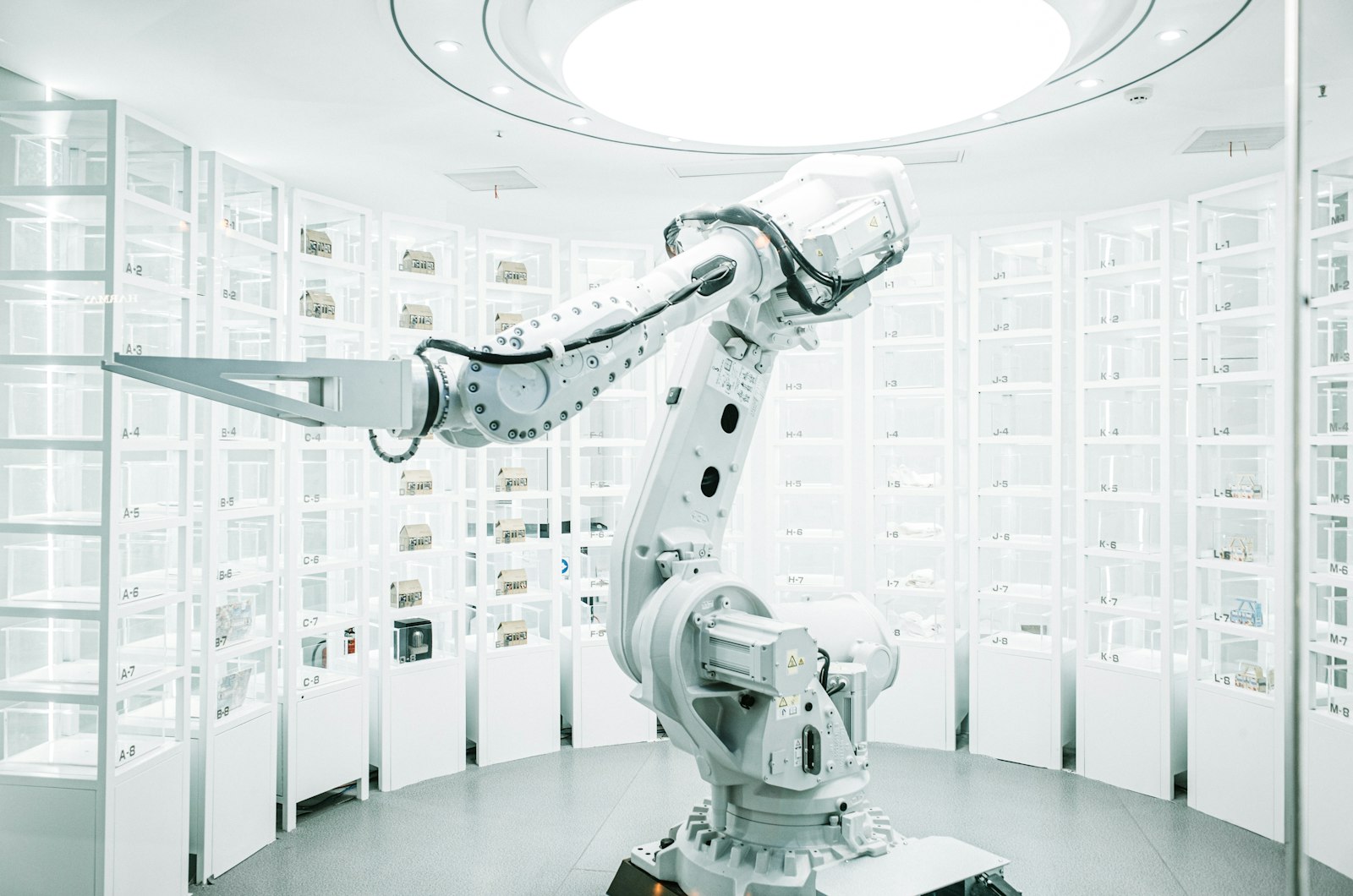 A robot arm picking stock on its own