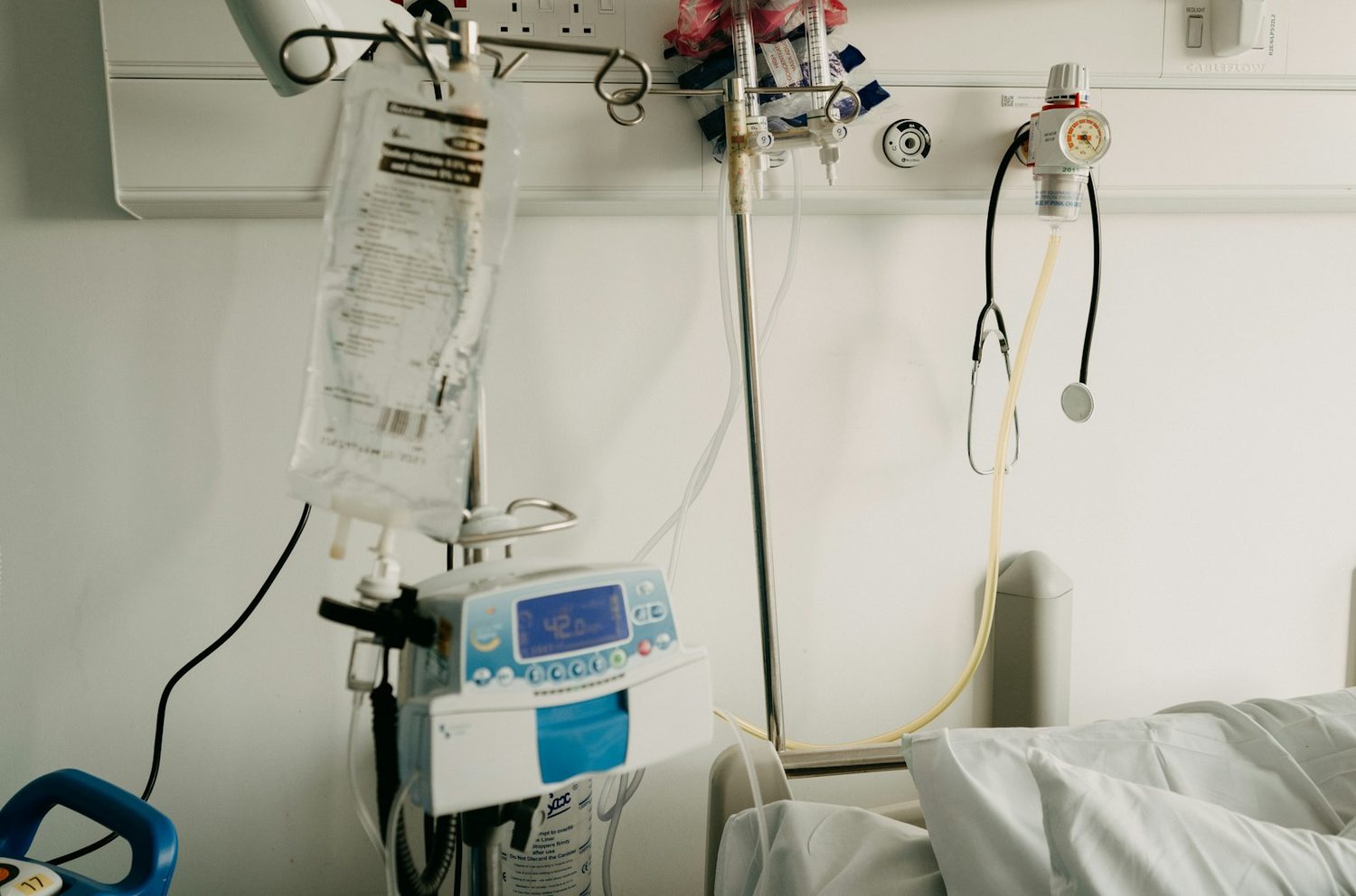 Monitoring equipment beside a hospital bed